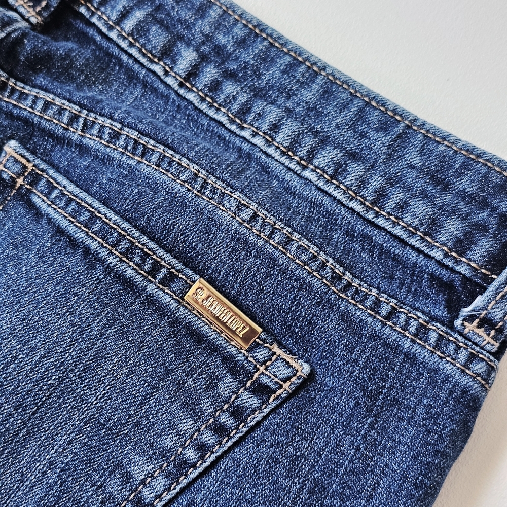 Jennifer Lopez Capri Jeans Women’s Size 6 Dark Wash Distressed Stretch Denim - Picture 9 of 13